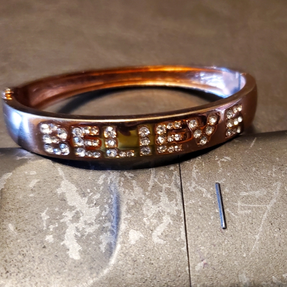 Ladies bangle